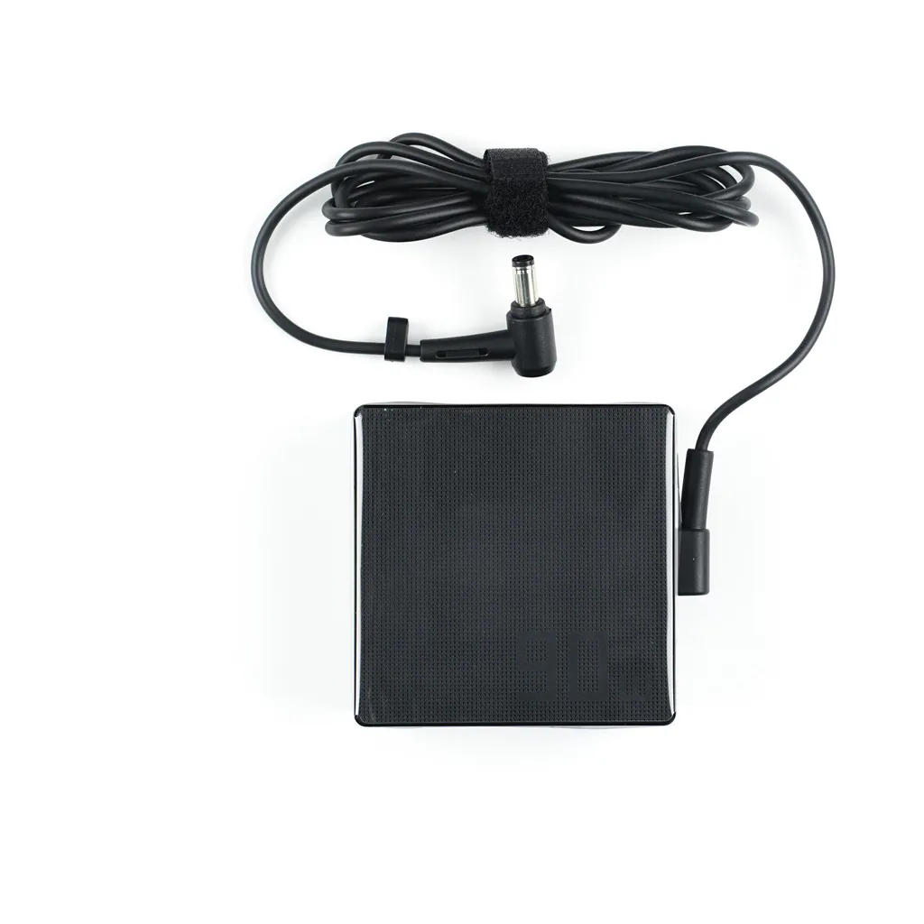 Asus AC-adapter 90W 19V 5,5 mm 3-pinners v:9946818 Asus AC-adapter 90W 19V 5,5 mm 3-pinners v:9946818
