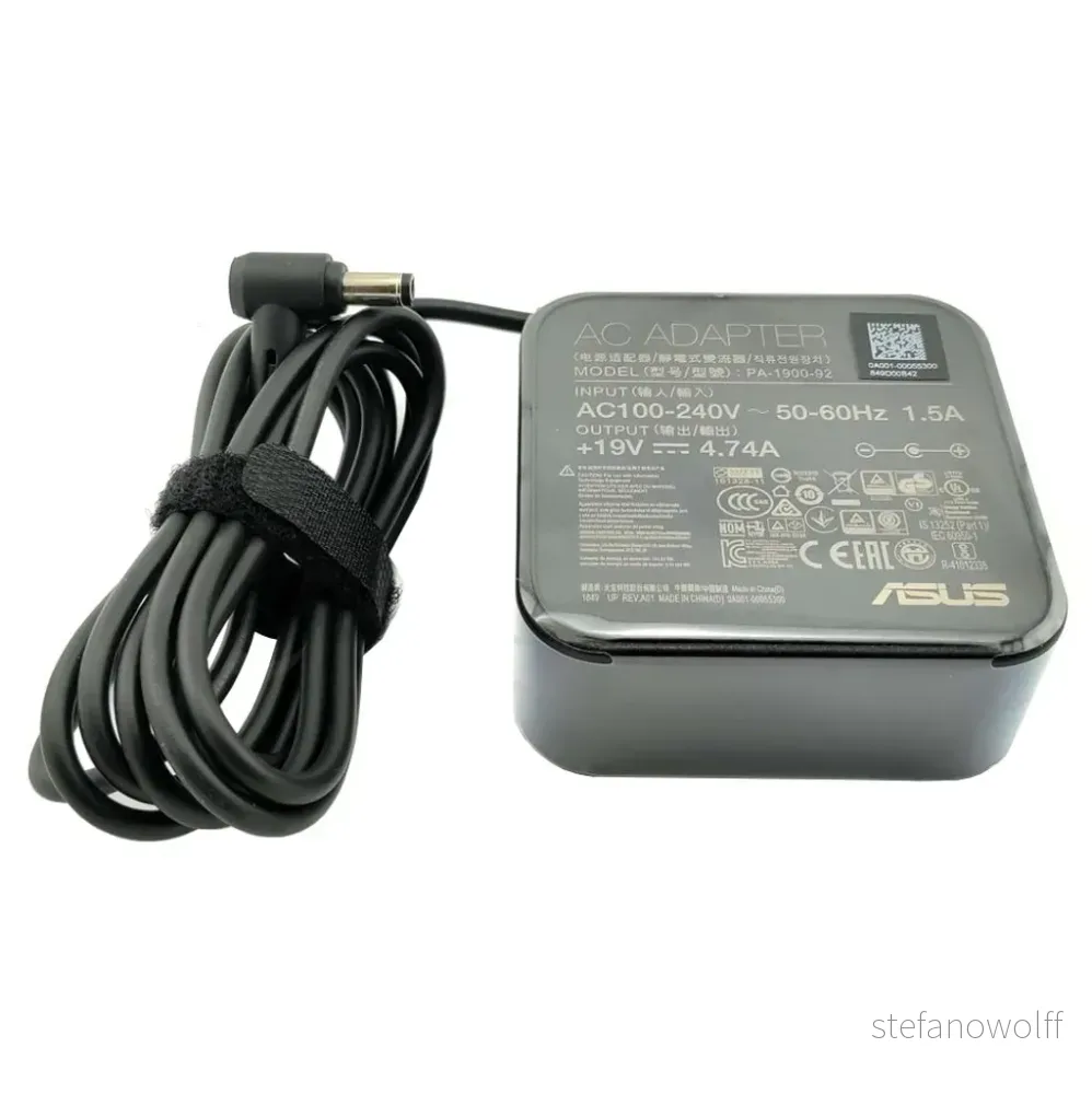 Asus AC-adapter 90W 19V 5,5 mm 3-pinners v:4547841 Asus AC-adapter 90W 19V 5,5 mm 3-pinners v:4547841